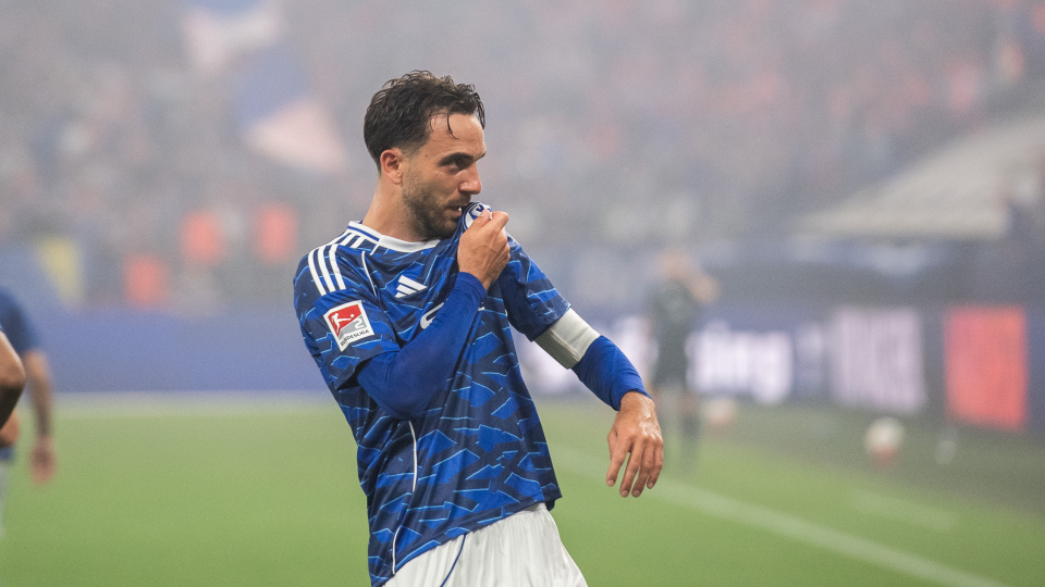 "Futbolu Schalke 04'te bırakmak istiyorum"