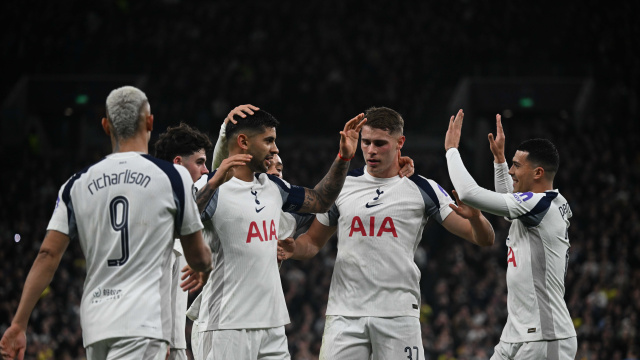 Tottenham Premier Lig'de kaldı!