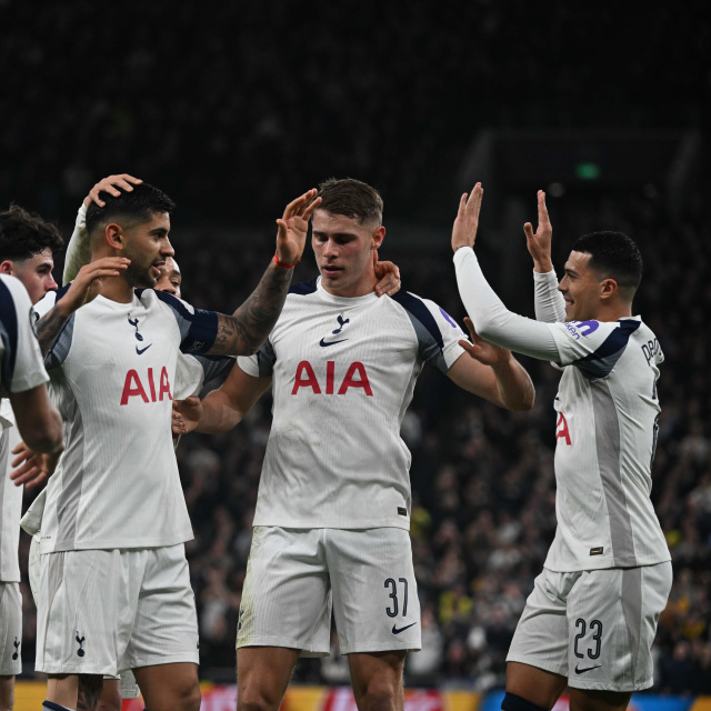 Tottenham Premier Lig'de kaldı!