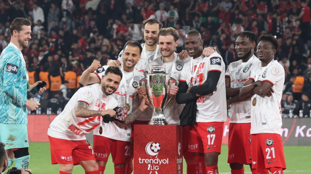Çorum FK kupasına kavuştu!