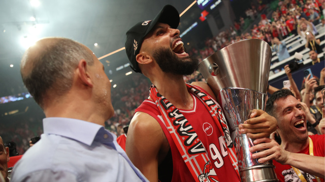 Euroleague şampiyonu Olympiakos, kupasını aldı!