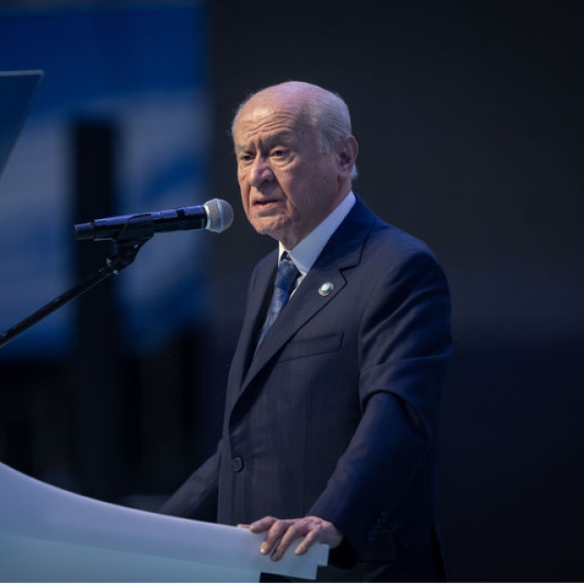 Bahçeli'den Çorum FK'ye tebrik