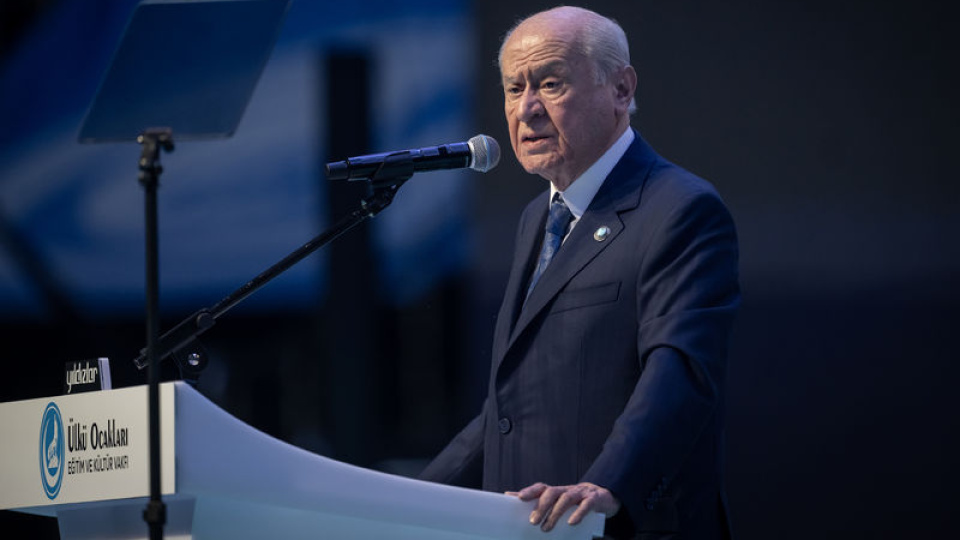 Bahçeli'den Çorum FK'ye tebrik