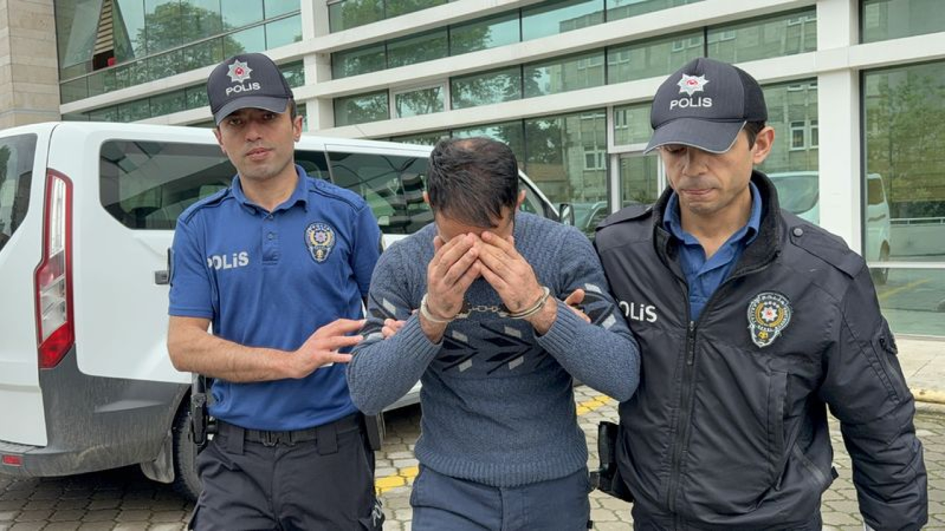 Samsun'da Alacak Kavgası: Müteahhidi Bıçaklayıp İnşaatı Yaktı, Tutuklandı