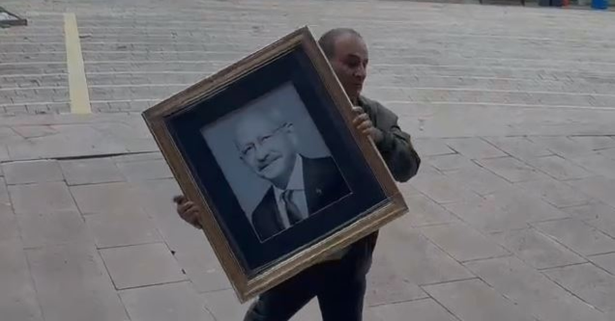 Kılıçdaroğlu'nun fotoğrafları CHP Genel Merkezi'negetirildi