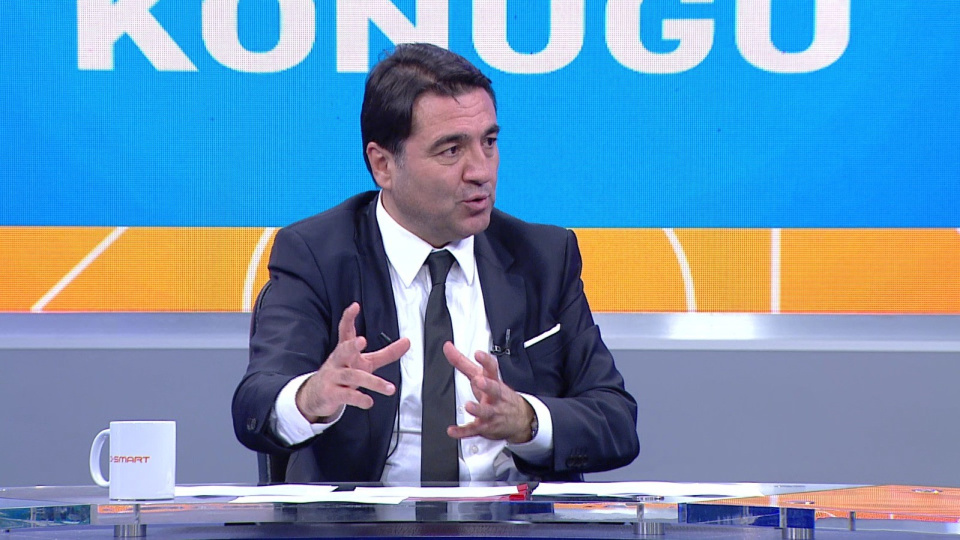"Türk futbolunda en büyük sorun saha problemi"