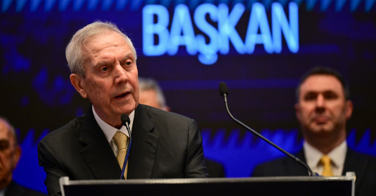 Aziz Yıldırım Fenerbahçe'ye转让和教练任命