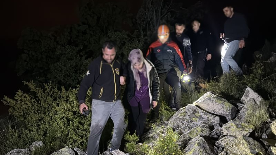 Çıktığı 1230 rakımlı tepede mahsur kalan kadın kurtarıldı