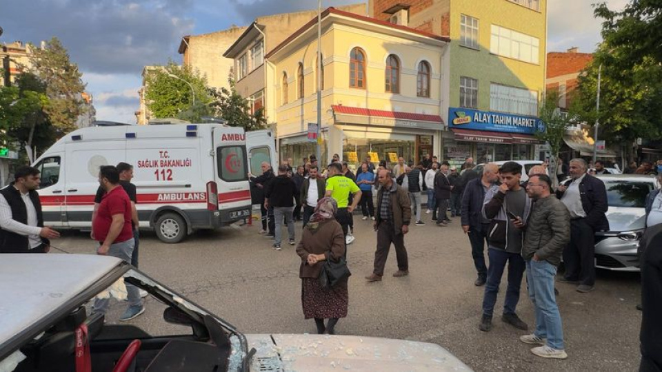 Üzerine otomobil sürdü! 2 yaralı