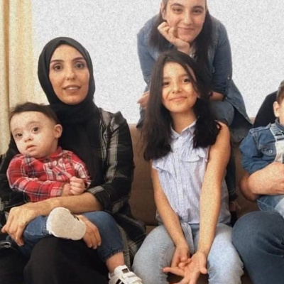 Anne, baba ve 3 çocuk yan yana defnedildi!