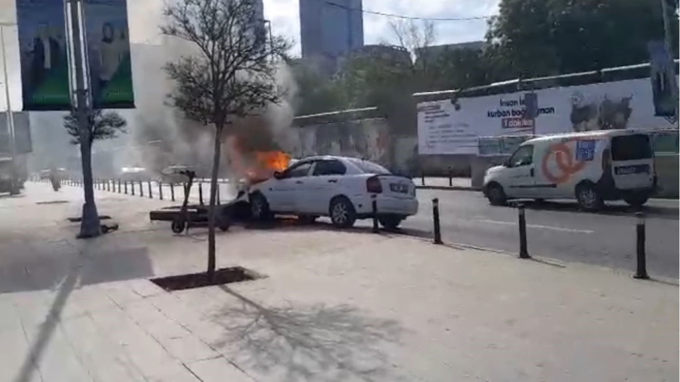 Benzin sızdı! Kaza yaptı, yandı!