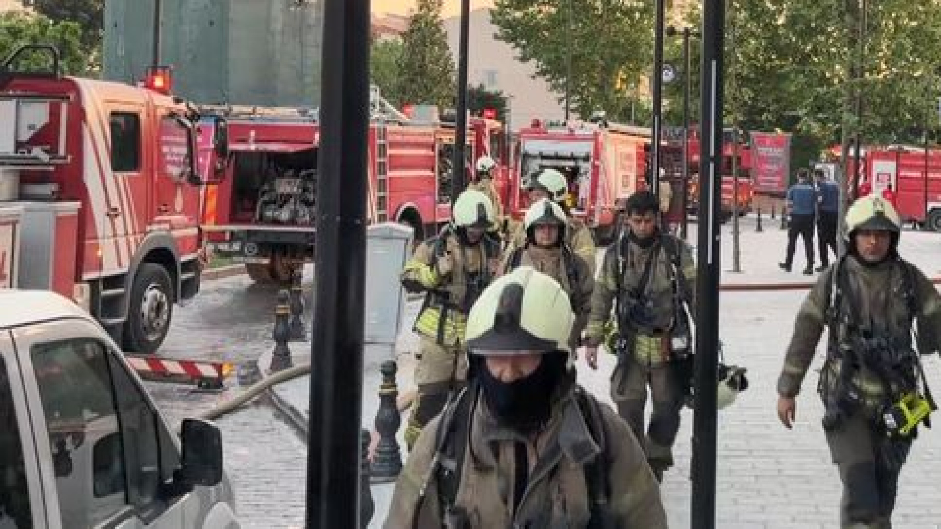 İstanbul Fatih'te otel yangını: 1 kişi hayatını kaybetti
