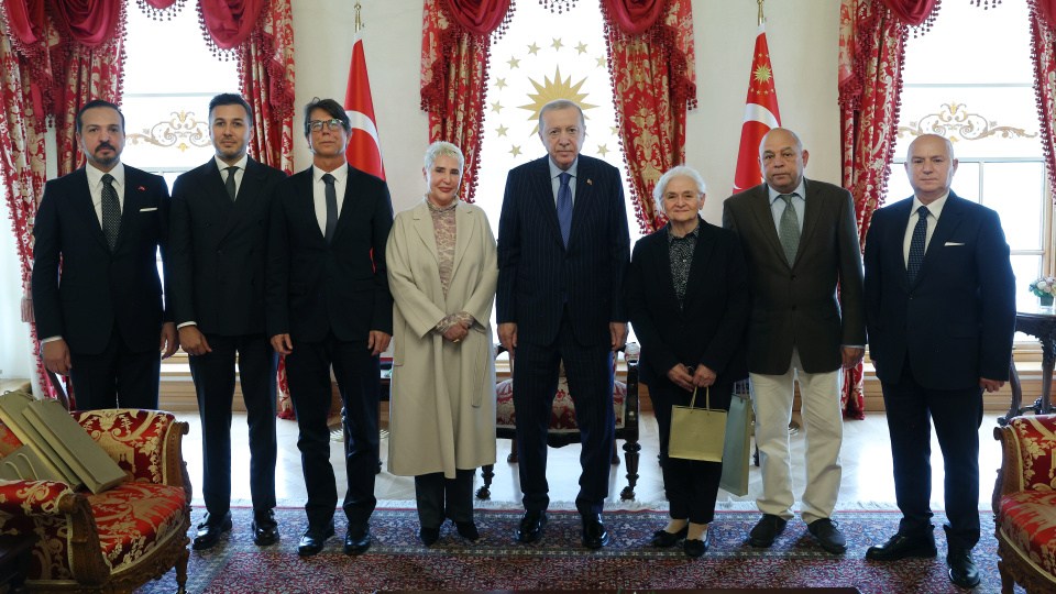 Adnan Menderes ve dava arkadaşlarının ailelerini kabul etti