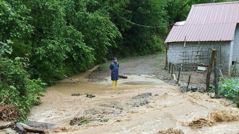 Artvin'de taşkın ve heyelan!