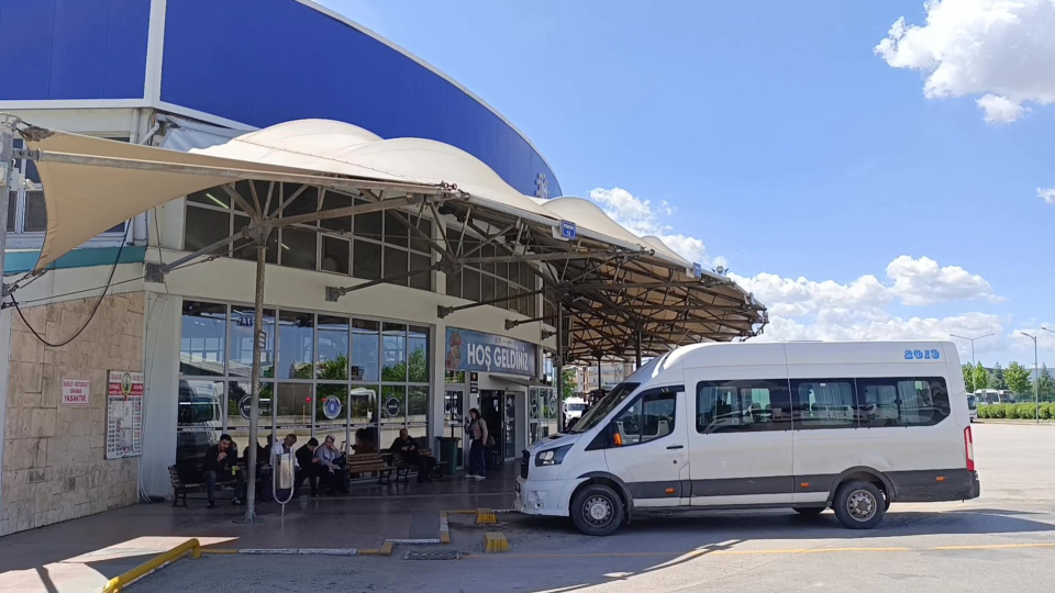 Çantadan yarım kilo altın çıktı