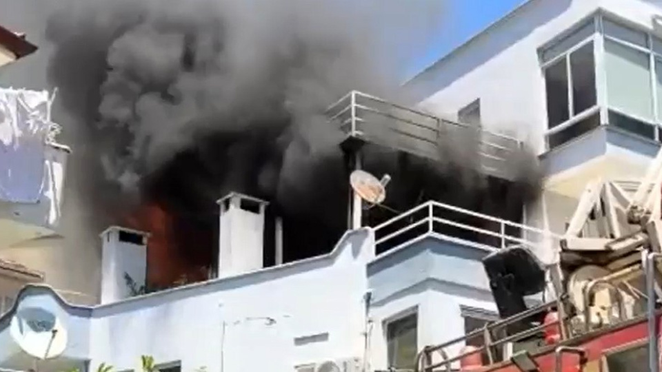 Balkonda tüp patladı, yangın çıktı!