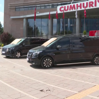 CHP'de iki lüks minibüs satışa çıkarıldı