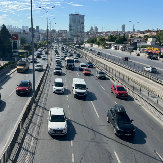 İstanbul'da bazı yerlerde trafik yoğun
