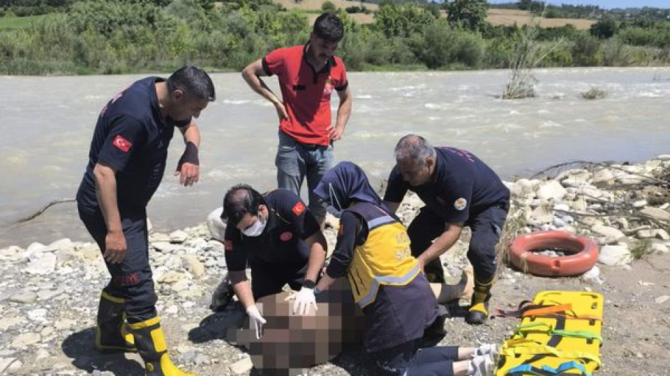 Serinlemek için girdiği suda can verdi