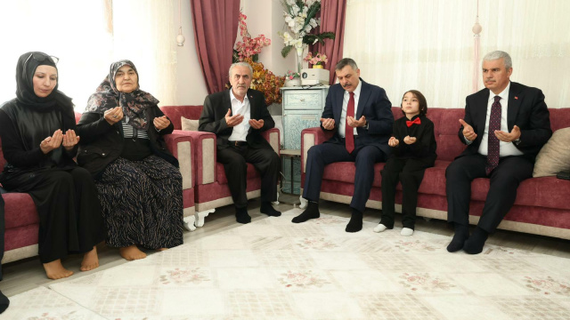 Şehit ailesine bayram ziyareti