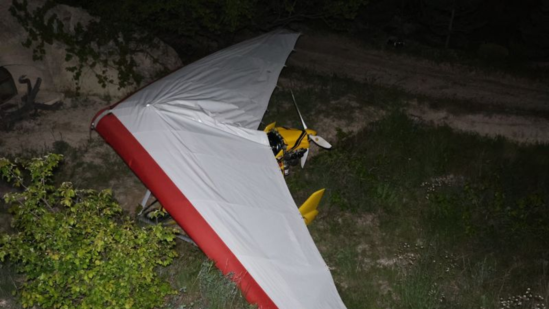 Nevşehir'de microlight hava aracı zorunlu iniş yaptı: 2 yaralı