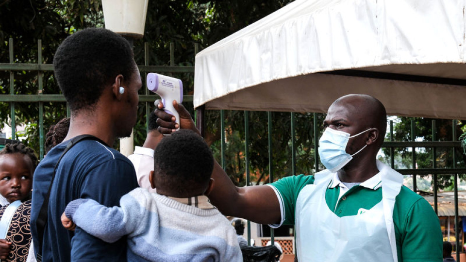 Ebola alarmı! Uganda sınır kapattı