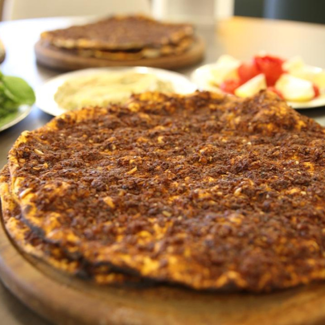 Lahmacunu bin 450 liraya satan işletmeye ceza