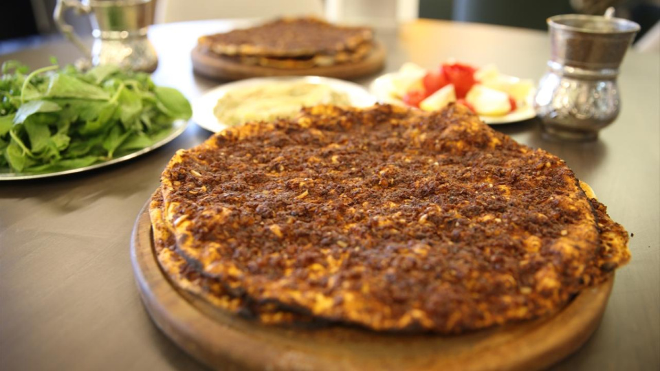Lahmacunu bin 450 liraya satan işletmeye ceza