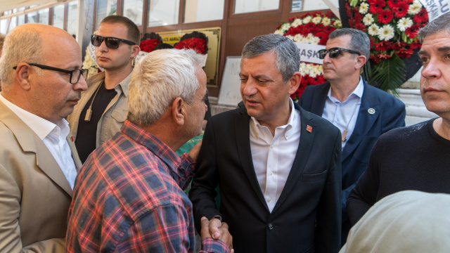 Özgür Özel'den amcasına son görev