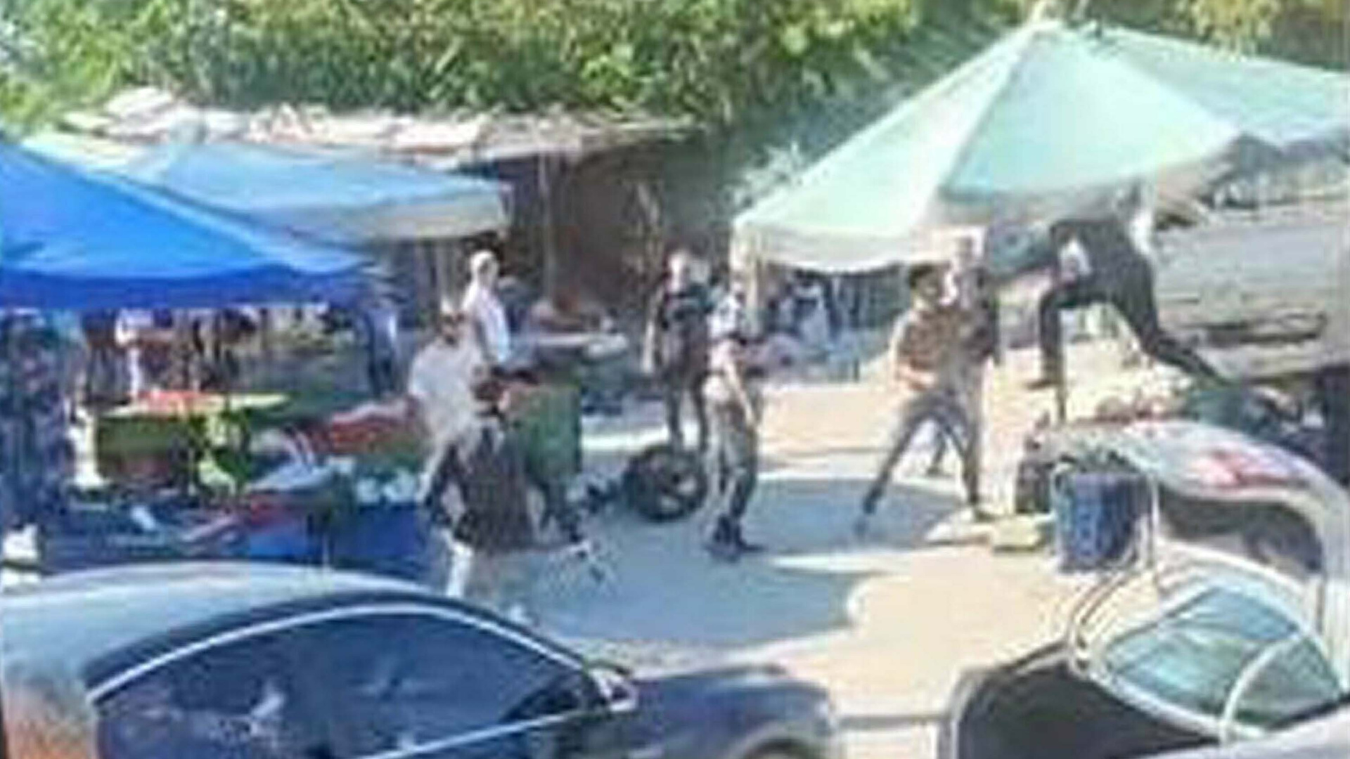 İzmir Foça'da pazarcılar arasında kavga: 7 gözaltı, 1 kişi havaya ateş açtı