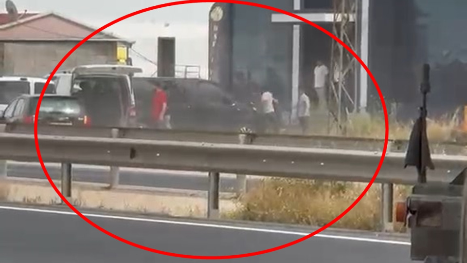 Yol verme kavgası dehşetle sonuçlandı! 2 kişi öldü, 7 yaralı var!
