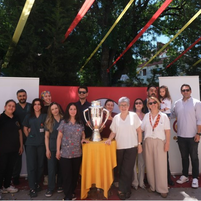 Şampiyonluk kupası Galatasaraylılar Yurdu'nda buluştu