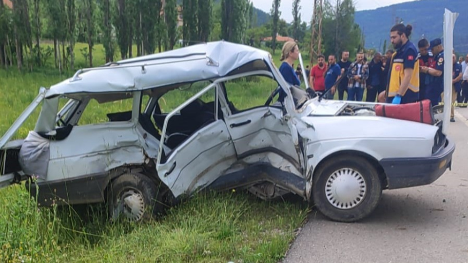 Amasya'da feci kaza: 2 ölü 2 yaralı