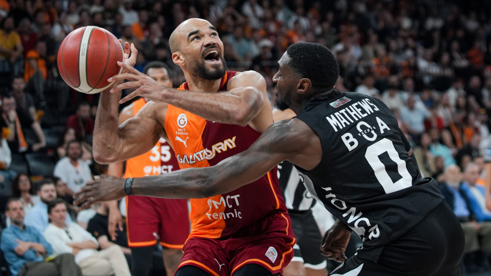 Galatasaray derbide seriyi eşitledi!