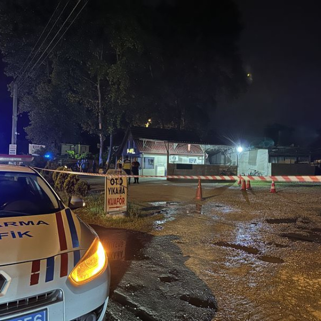 Akyazı'da silahlı kavga: 2 yaralı, 7 gözaltı