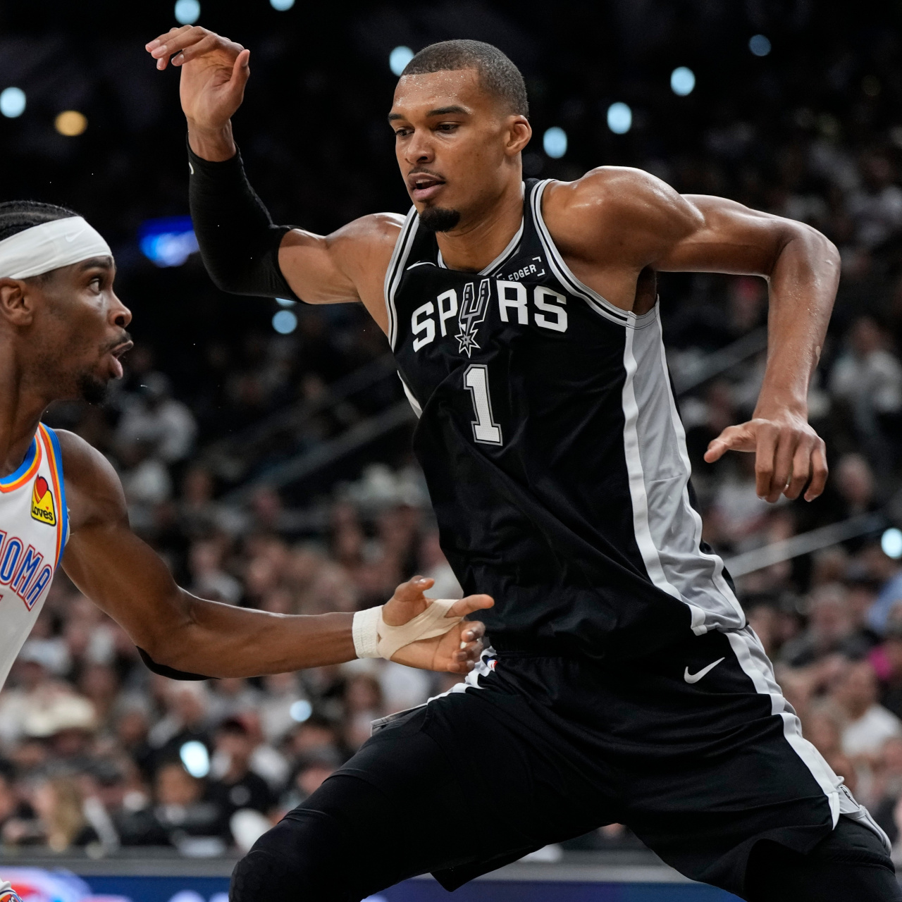 Spurs, Thunder'la seriyi eşitledi!