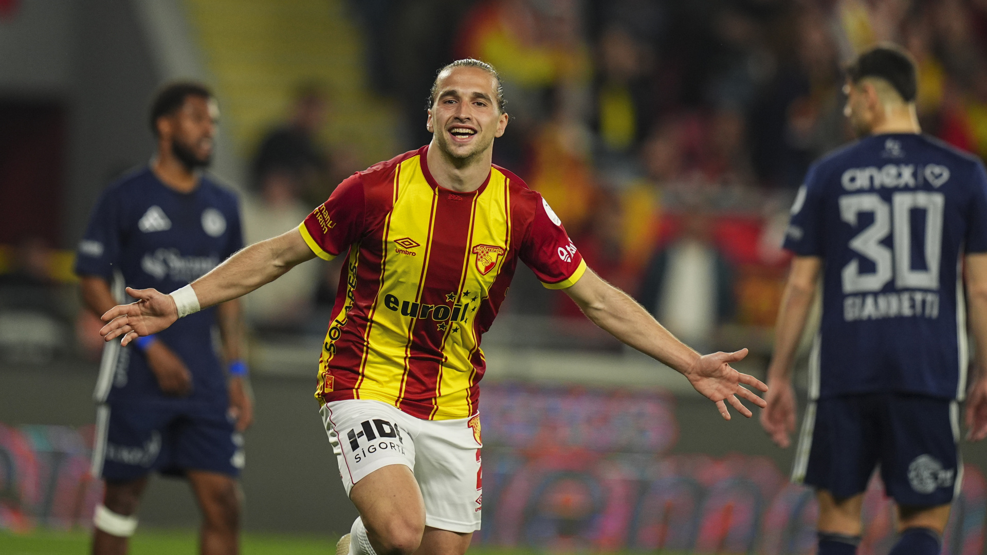 Galatasaray'da Arda Okan Kurtulan'ın kaderi Sallai'ye bağlı