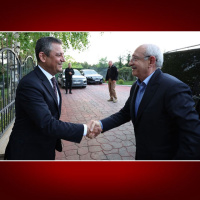 İkisi de saat: 14.00 dedi... CHP'de 2 ayrı bayramlaşma