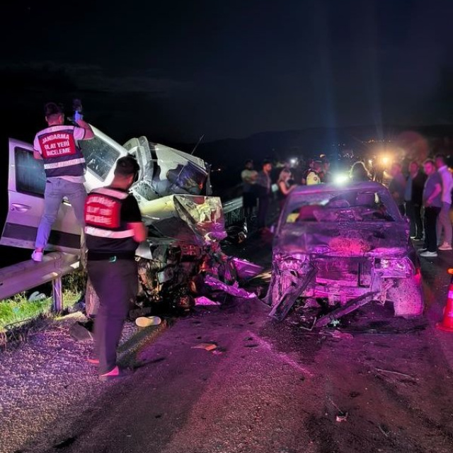 Mut'ta zincirleme kaza: 1 ölü, 5 yaralı