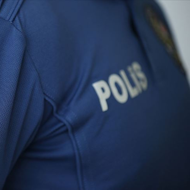 Müstehcen görüntüleri paylaşan anneye tutuklama