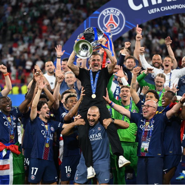 PSG, Şampiyonlar Ligi kupasını kaldırdı!