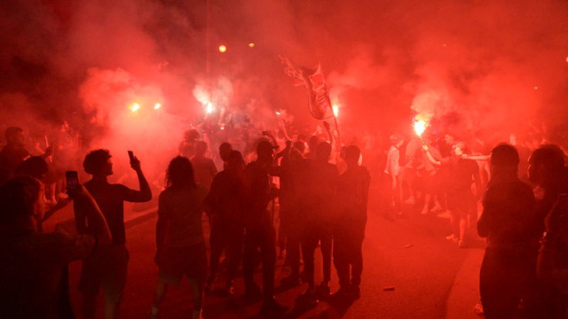 PSG şampiyonluğu kutlamaları kaosa döndü