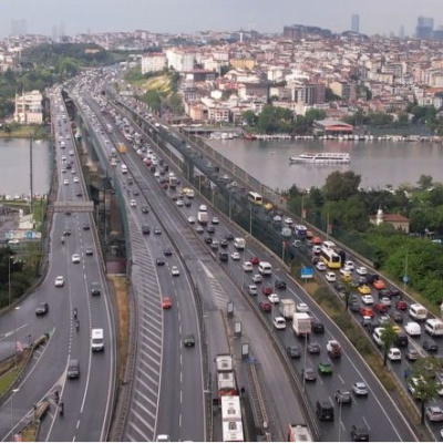 İstanbul'da bazı yollar trafiğe kapatıldı