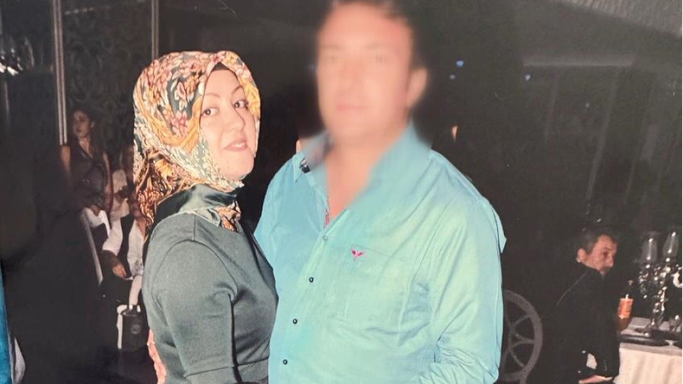 Karısını katletti! Önceden çelenk göndermesi planlı cinayetin delili sayıldı!