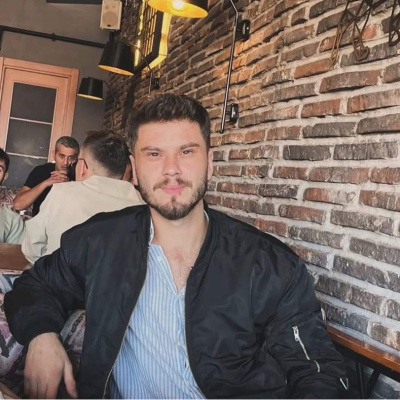 Evinde ölü bulundu! Kız arkadaşı gözaltında!