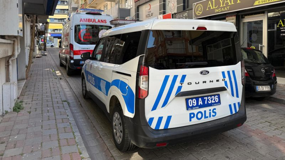 Sağlık personeli evinde ölü bulundu