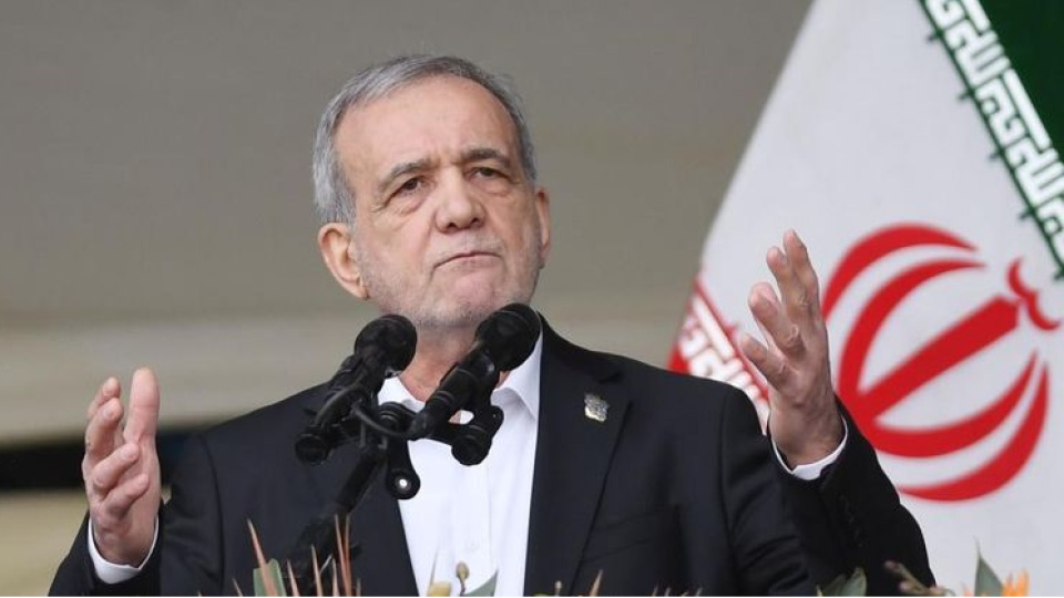 Pezeşkiyan istifa iddialarını yalanladı