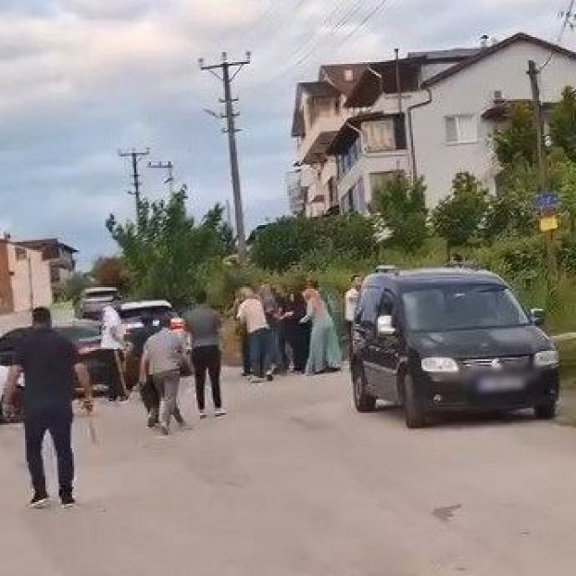 İki aile arasında meydan savaşı! 10 yaralı