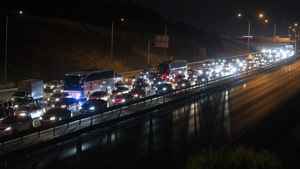 Bayram tatili dönüşü İstanbul girişinde yoğun trafik