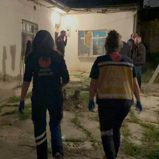Evinde ölü bulundu
